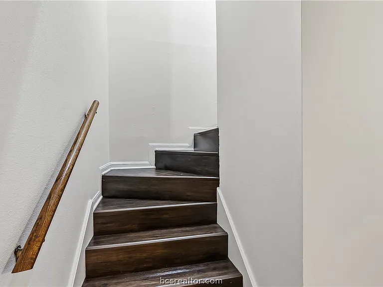 1411 Hawk Tree Dr — Photo 14