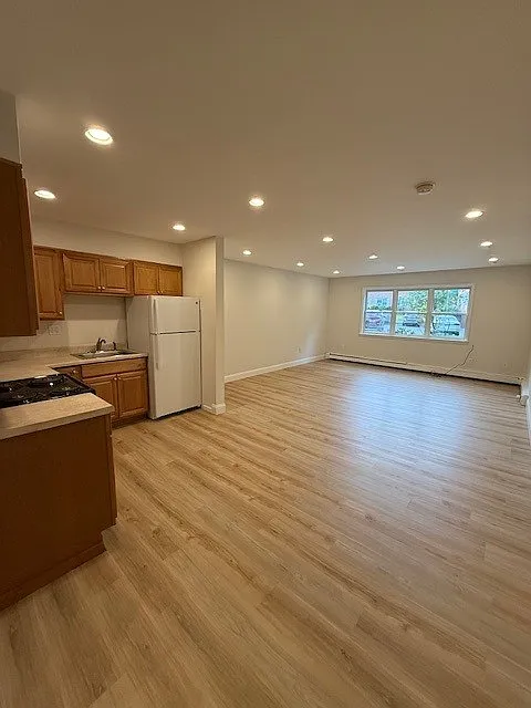 Studio, 555 sqft, $1,800 — Photo 3