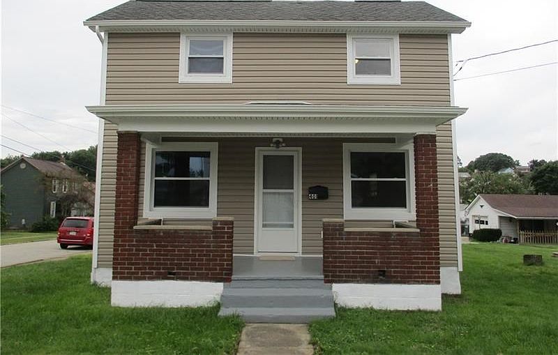 FRONT OF HOUSE