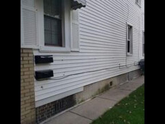 2nd image of 2130 Belmont St #1
