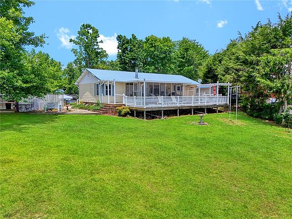 4th image of 225 Nicholson Cove Rd