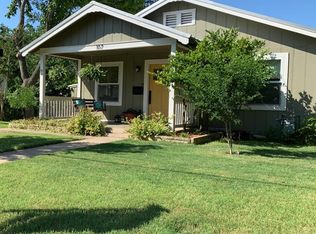 107 E Morse St, Fredericksburg, TX 78624