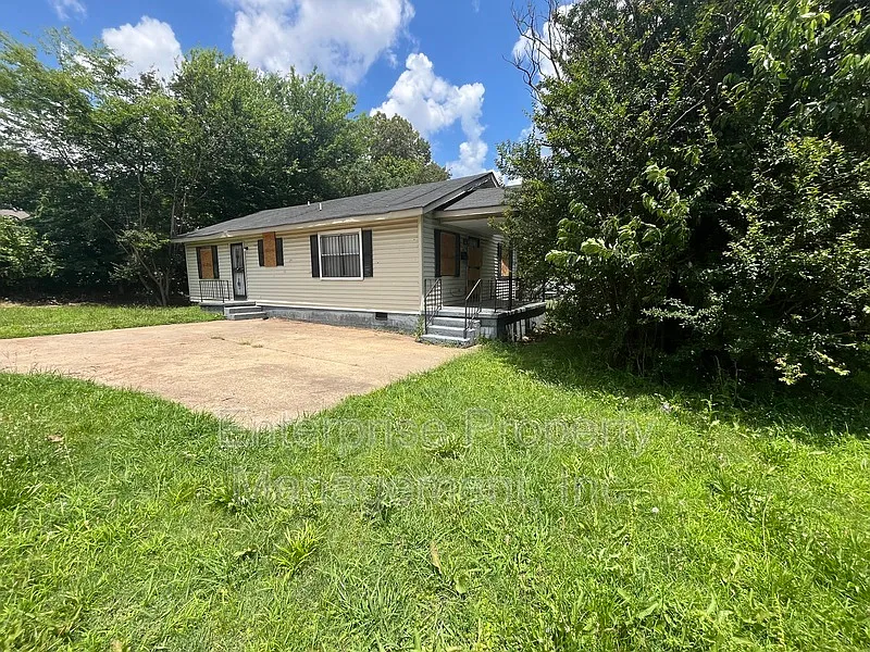401 N Manassas St