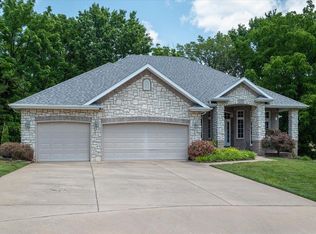 1121 W Oakville Rd, Springfield, MO 65810
