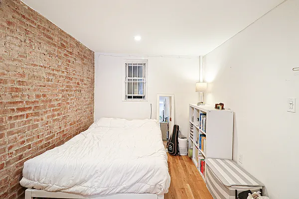 Rented by Avenues Real Estate | media 9