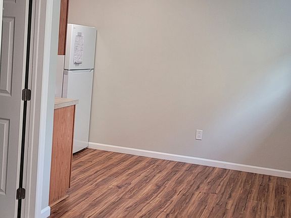 4th image of 24 Harold St Floor 1