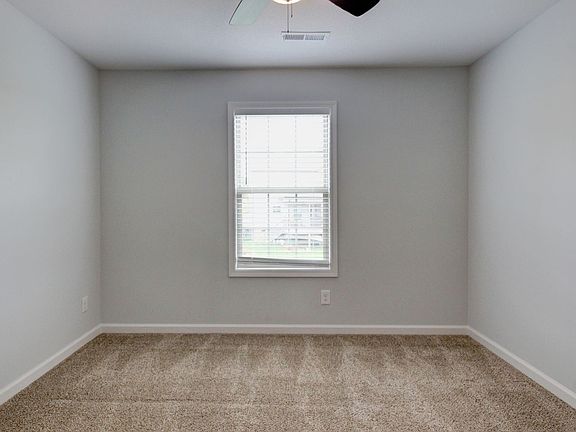 4th image of 541 Low Country Ct