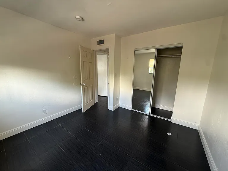 37 SW 14th St #17 — Photo 20