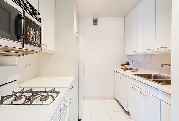 Rented by NY Casa Group | media 10