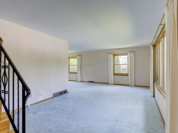 3rd image of 4705 Agate Ln