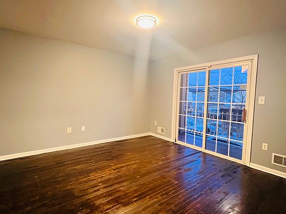 APARTMENT WALK-IN