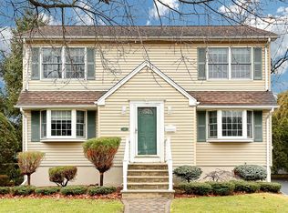18 Lexington Ave, Westwood, NJ 07675