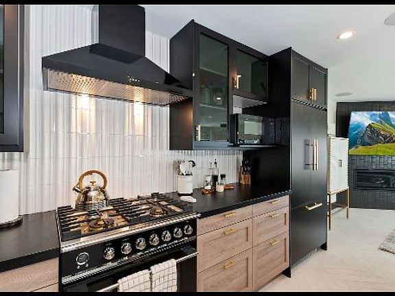 5th image of 43000 Clover Dr #24