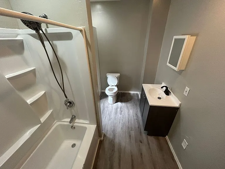 2347 Rosedale Ave — Photo 9