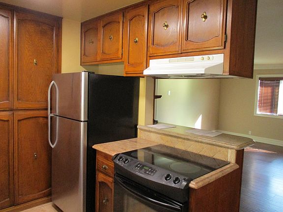 2nd image of 2214 E 2nd St #5