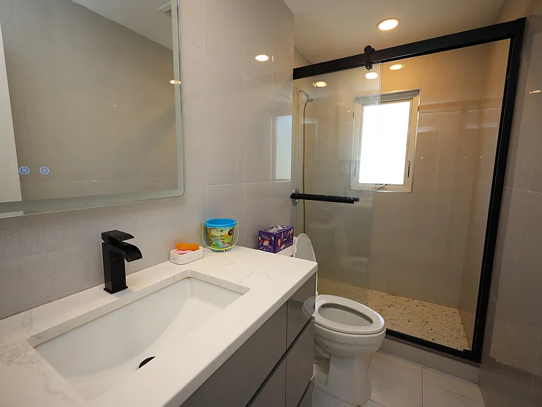 178 Spratt Ave — Photo 14