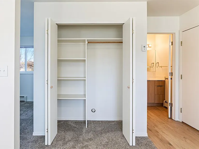 North Russell Apts-1650 N Russell — Photo 31