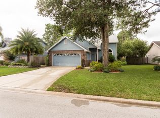 2046 Saint Martins Dr E, Jacksonville, FL 32246