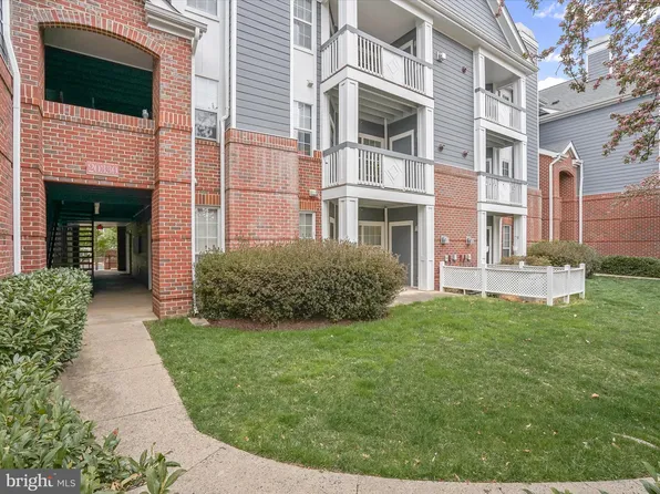 20330 Beechwood Ter Unit 202, Ashburn, VA 20147