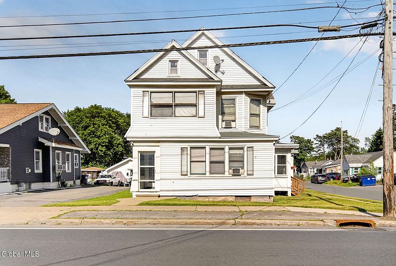 2nd image of 1374 Helderberg Avenue