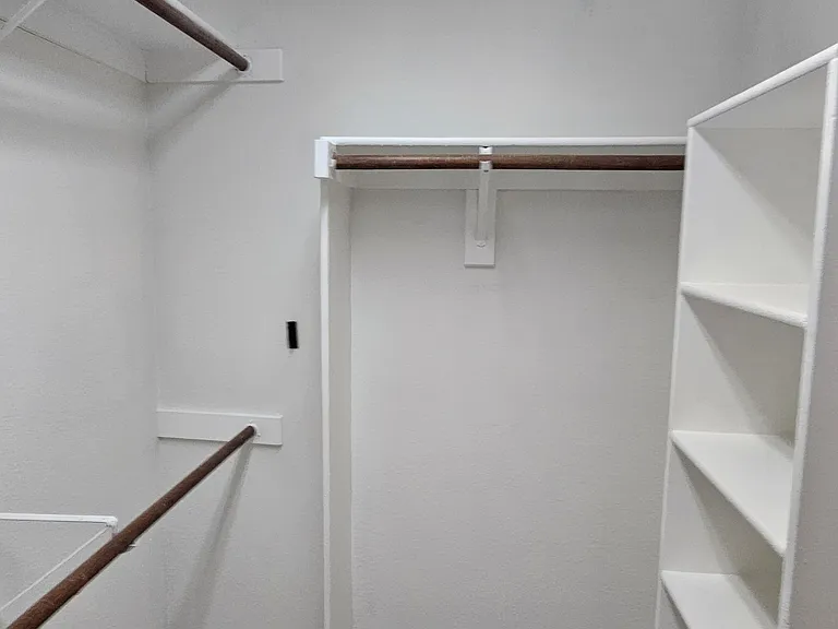 1518 Fallcreek Ct — Photo 4