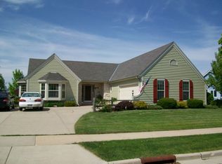 N104W6238 Susan Ln, Cedarburg, WI 53012