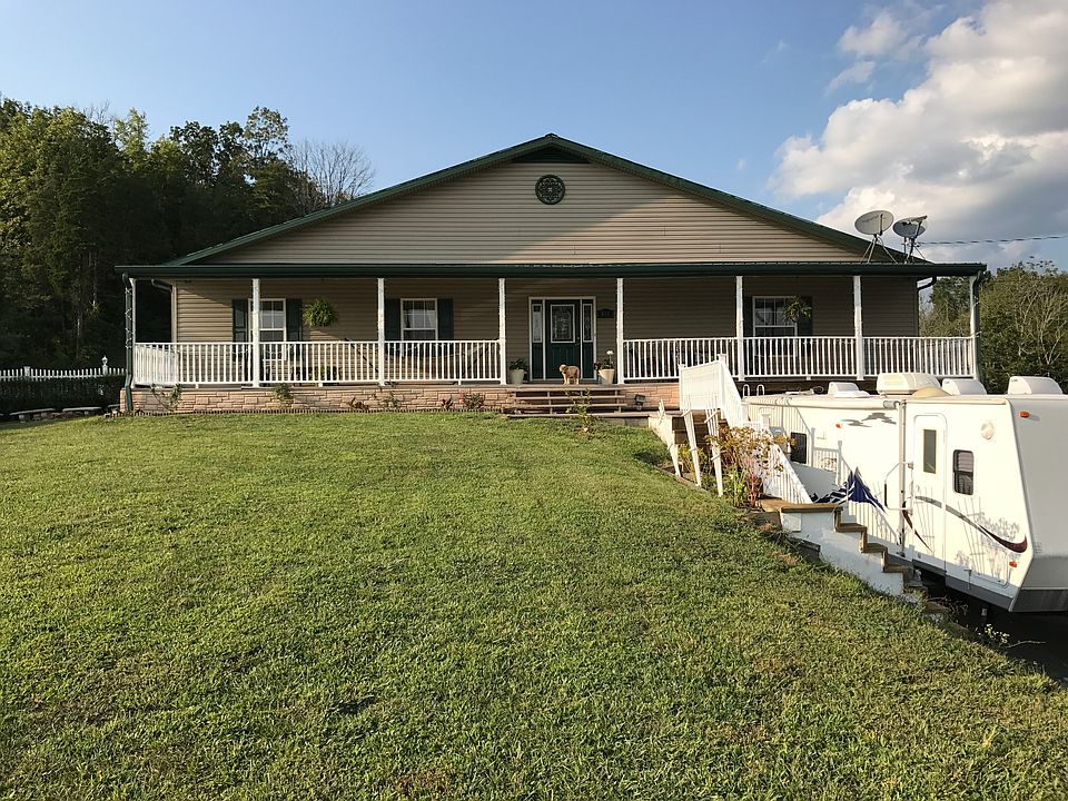 1st image of 831 Sugarloaf Ln