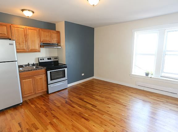 4th image of 7450 N Greenview Ave APT 65
