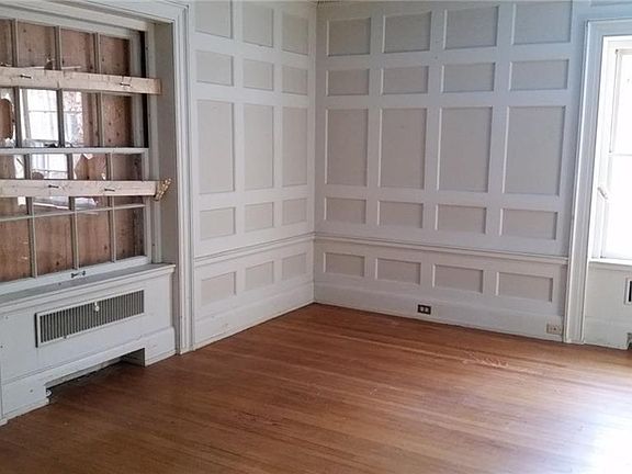 5th image of 510 W Maple Ave
