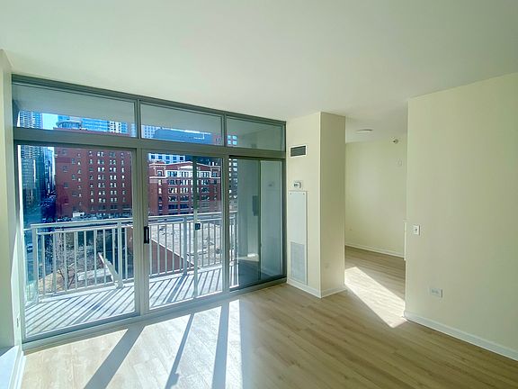 3rd image of 600 N Dearborn St APT 812