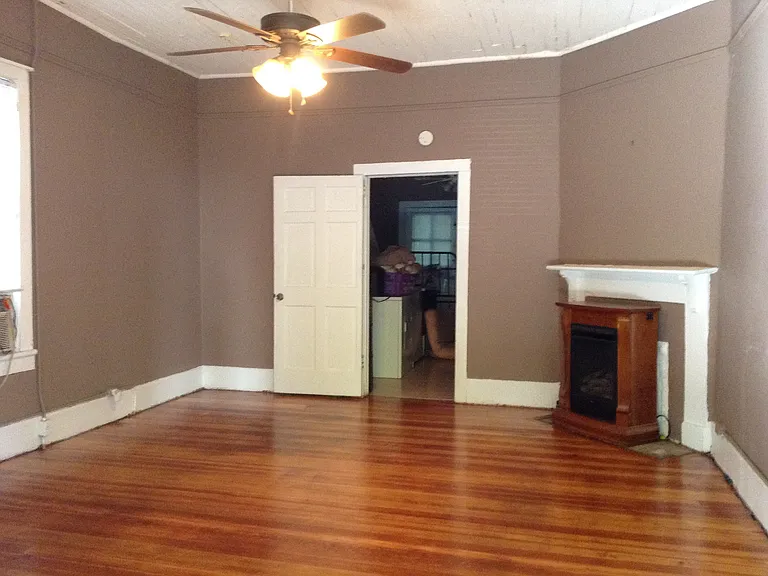 105 Huger St #105 — Photo 7