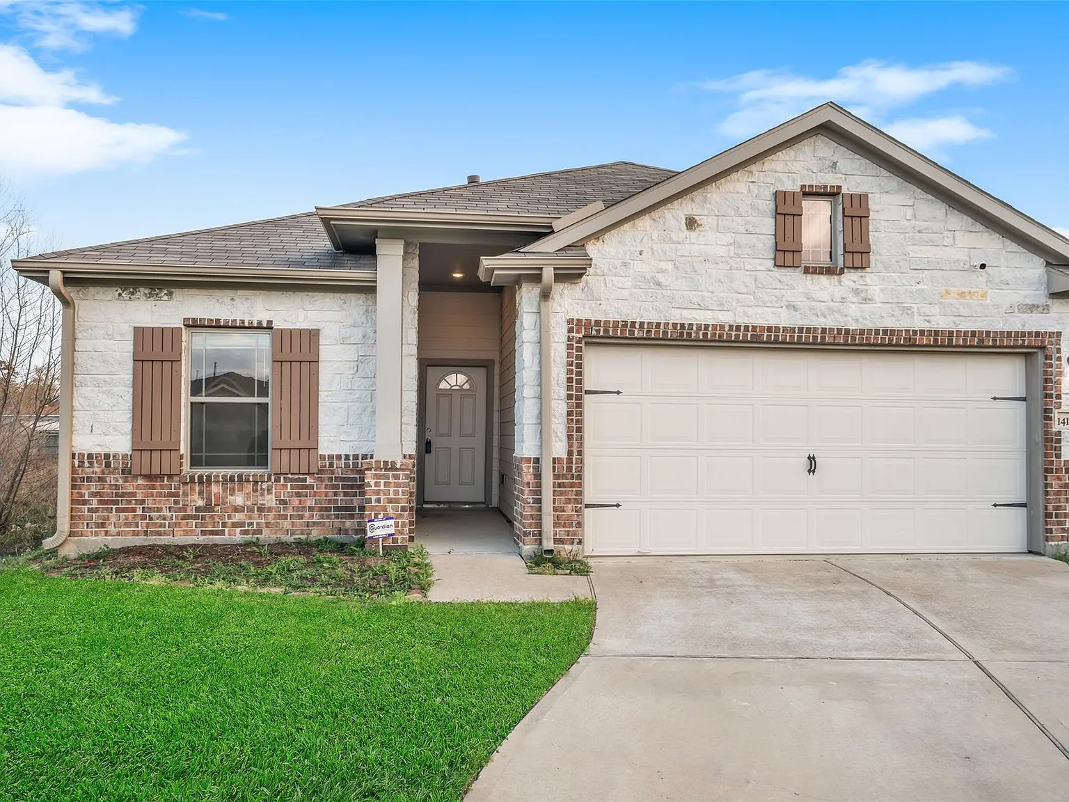 4 bed, 2.0 bath, 1821 sqft, $2,049 — Photo 2