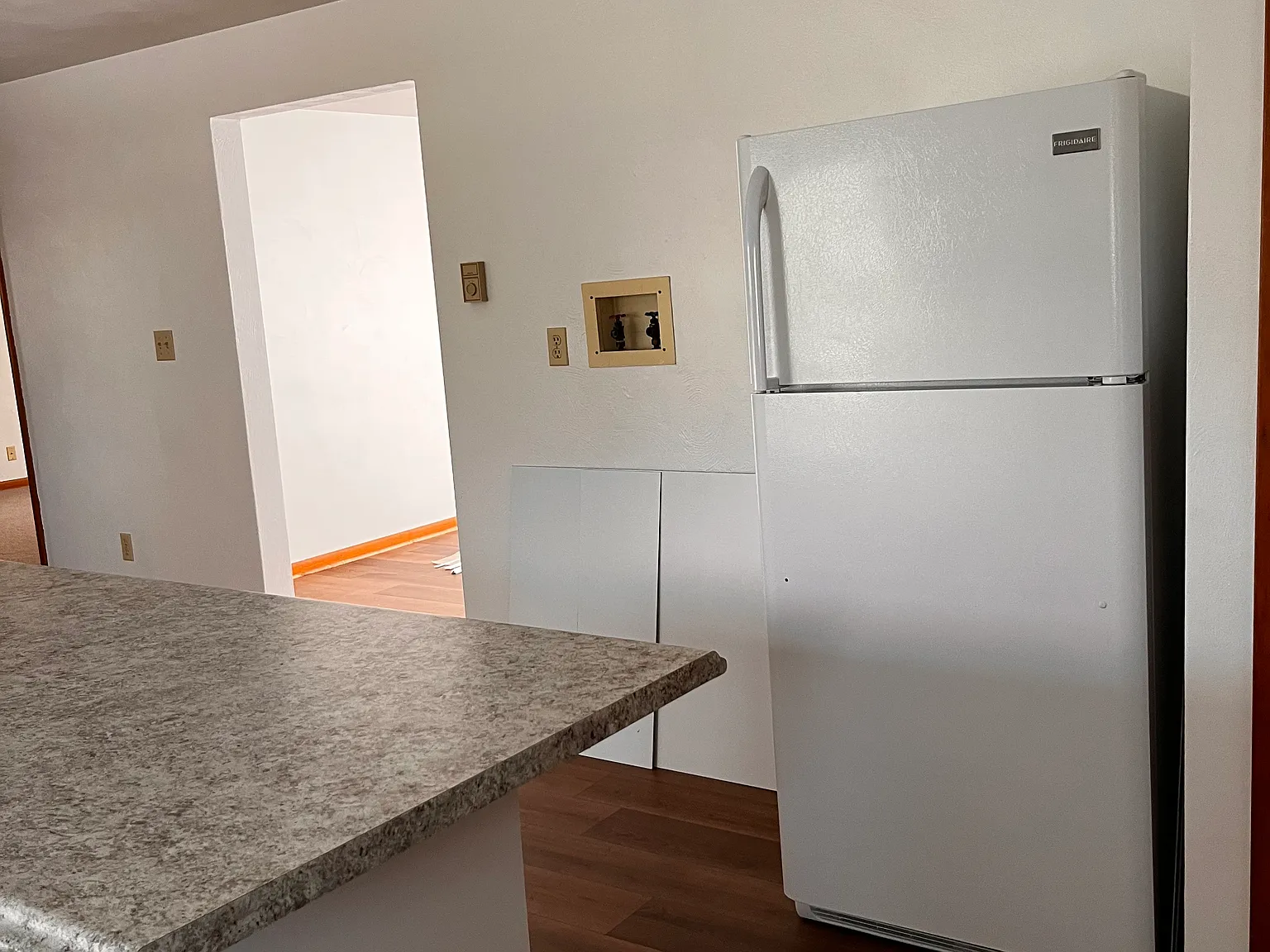2 bed, 1450 sqft, $975 — Photo 4