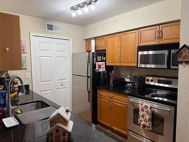 3310 Haviland Ct #303 — Photo 20