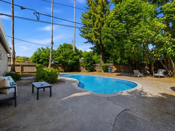 6650 Hogan Dr, Sacramento, CA 95822