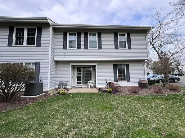 277 Kingbird Ct, Three Bridges, NJ 08887