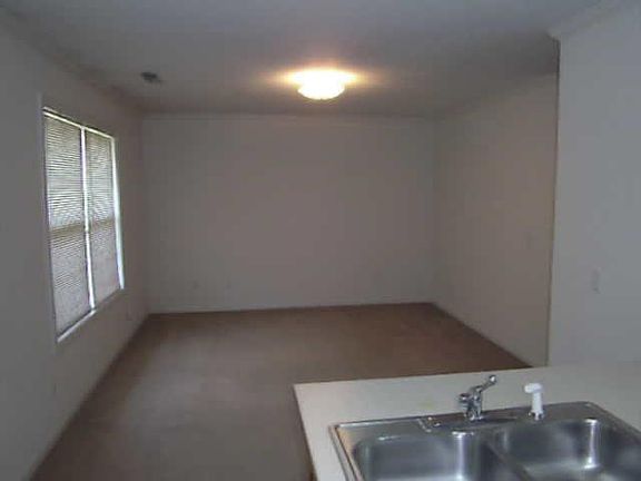 3rd image of 812 N High St