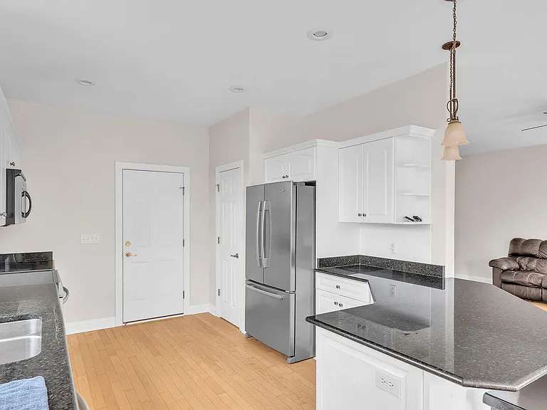 210 Raven Ridge Ct — Photo 15