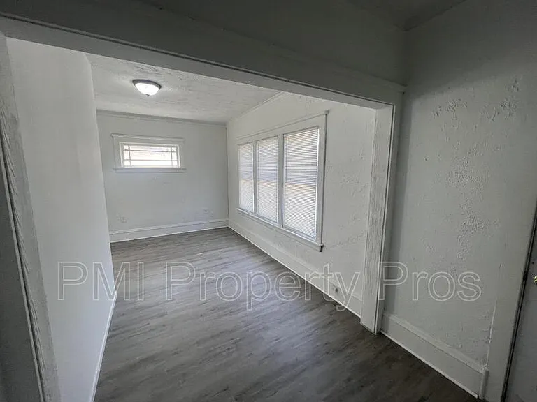 3284 N 30th St — Photo 25