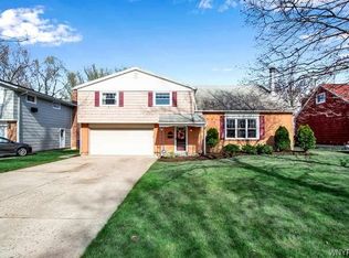 93 Ranch Trl, Williamsville, NY 14221