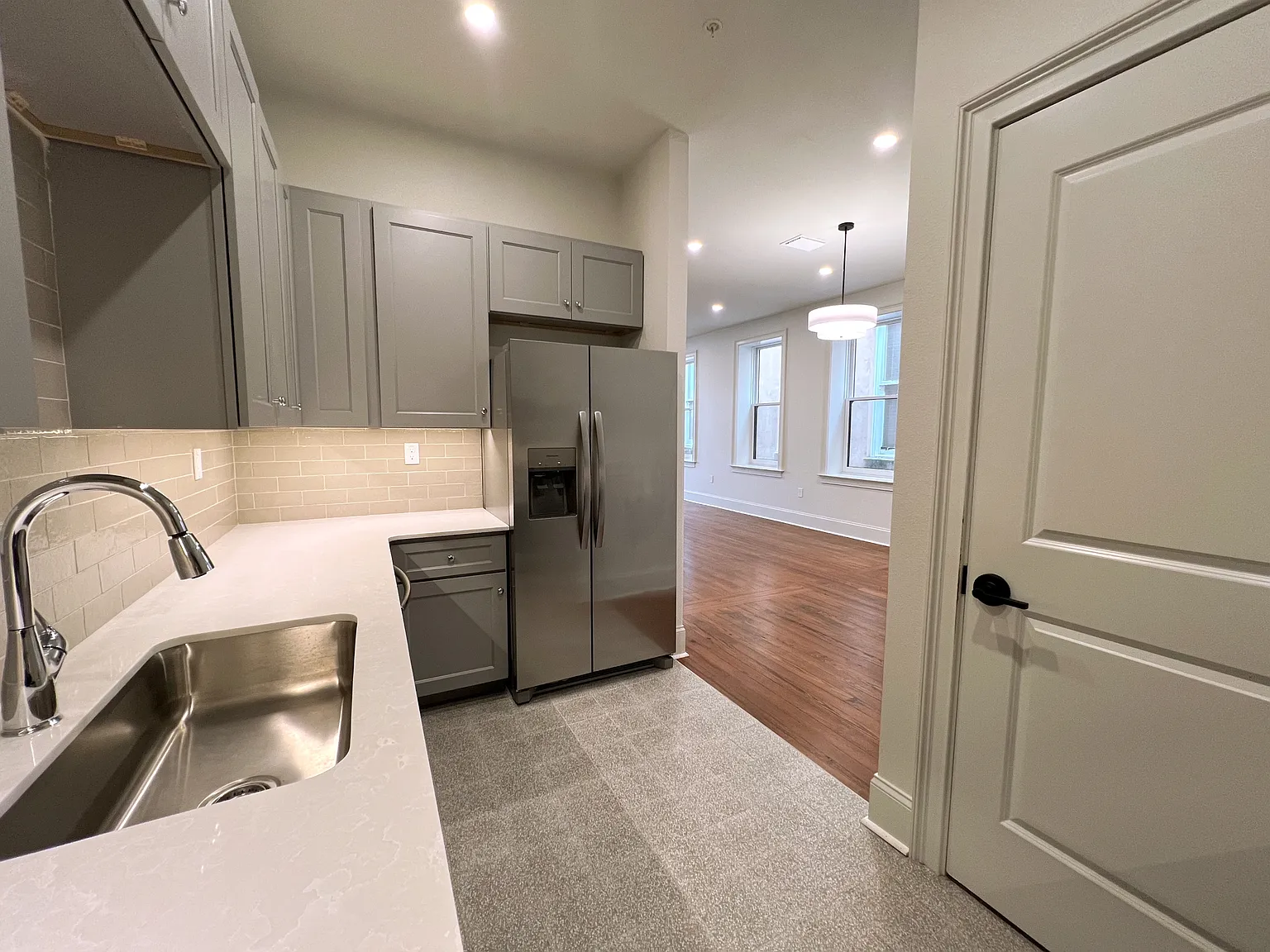244 E Park Ave — Photo 3