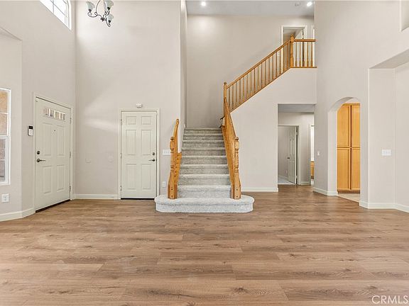 3rd image of 13680 Summit View St