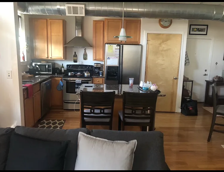 S Clarkson St — Photo 2