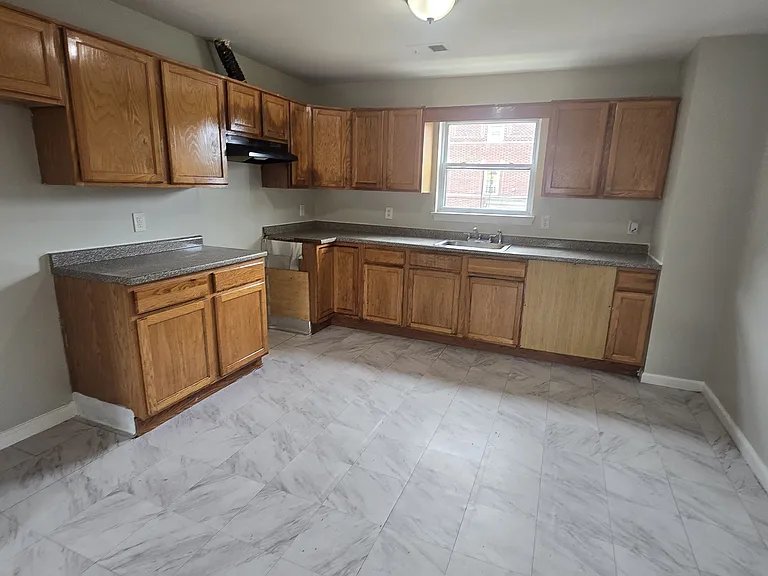 961 Bergen St #G2 — Photo 2