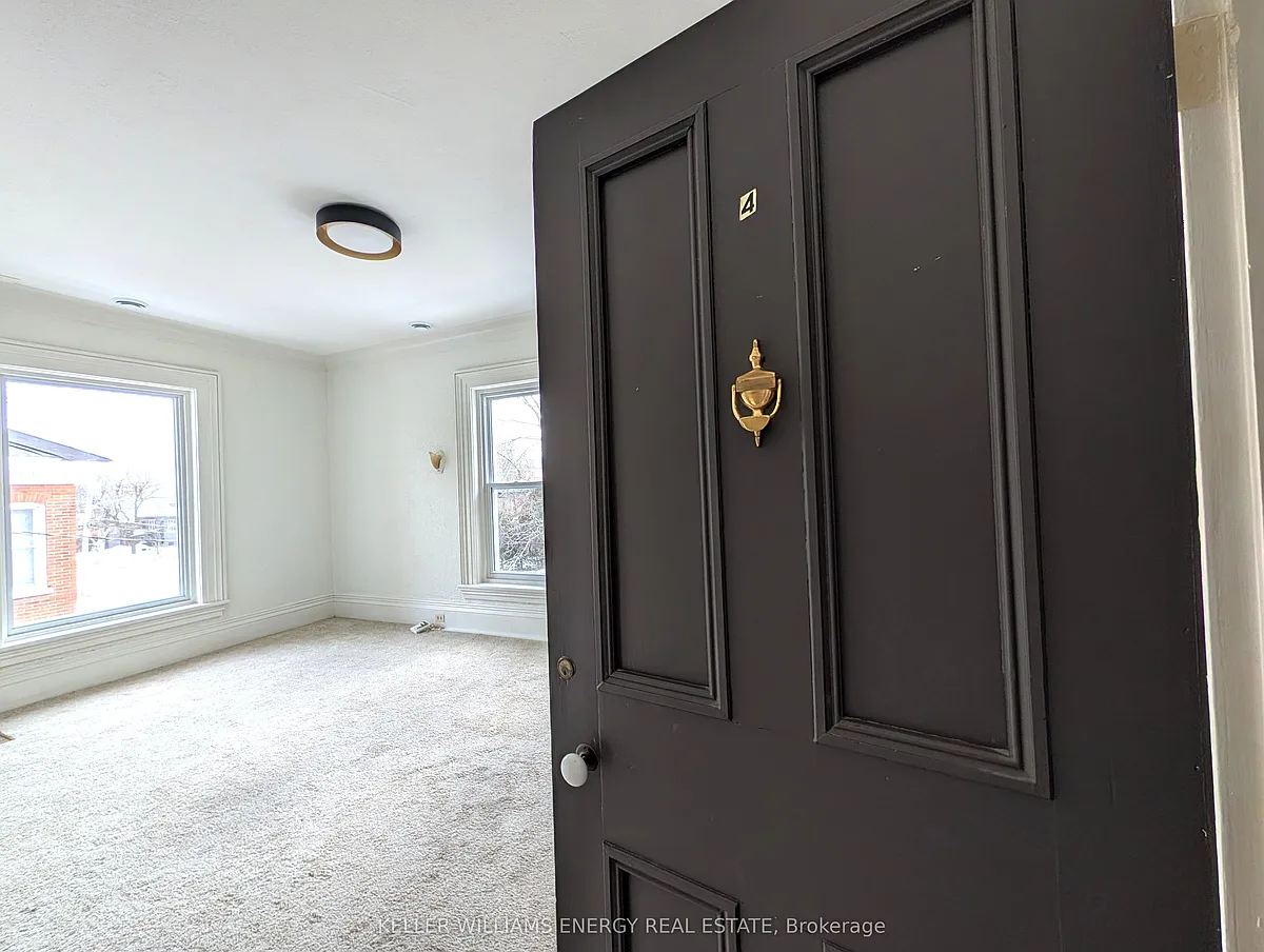 Photo 2 of 26 - 35 King St #4 - Prince Edward County, ON Building Photo - 35 King St #4