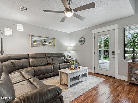 4th image of 655 GROVE PARK Circle