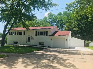 1104 N Concord St, Davenport, IA 52804