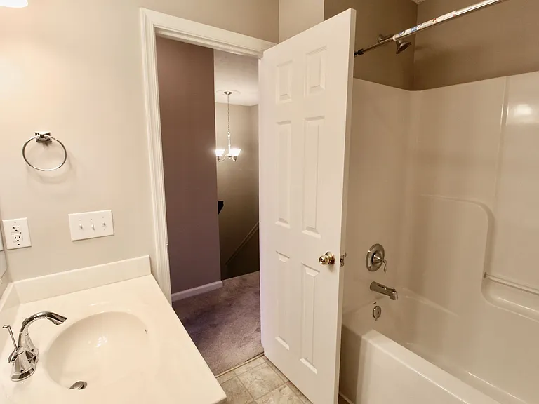 2189 Deyerle Ave — Photo 18