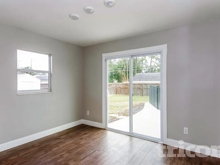 2129 Willow Oak Dr — Photo 3