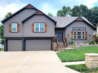 976 Holly Dr, Liberty, MO 64068